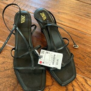 Zara kitten heels - black. Never worn